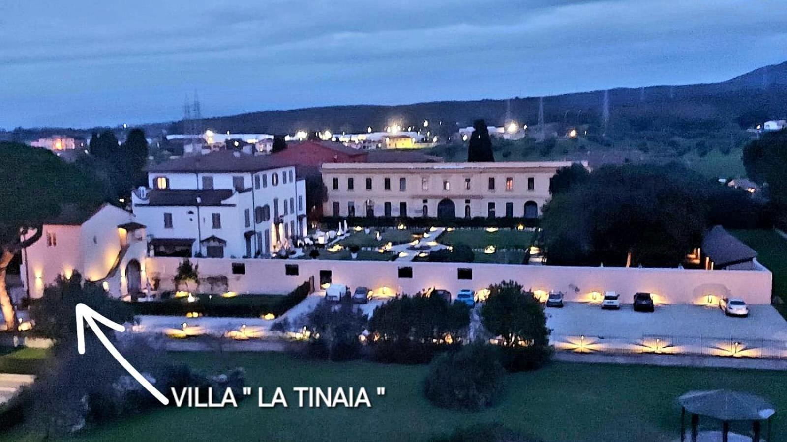 La Villa Apartments Tinaia - Excellent For Sardegna & Corsica - 6-8 Beds - Private Parking Included With Camera Livourne Extérieur photo